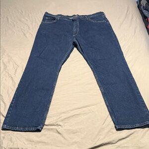 Wrangler Men's Relaxed Fit Blue Jeans. 42x30